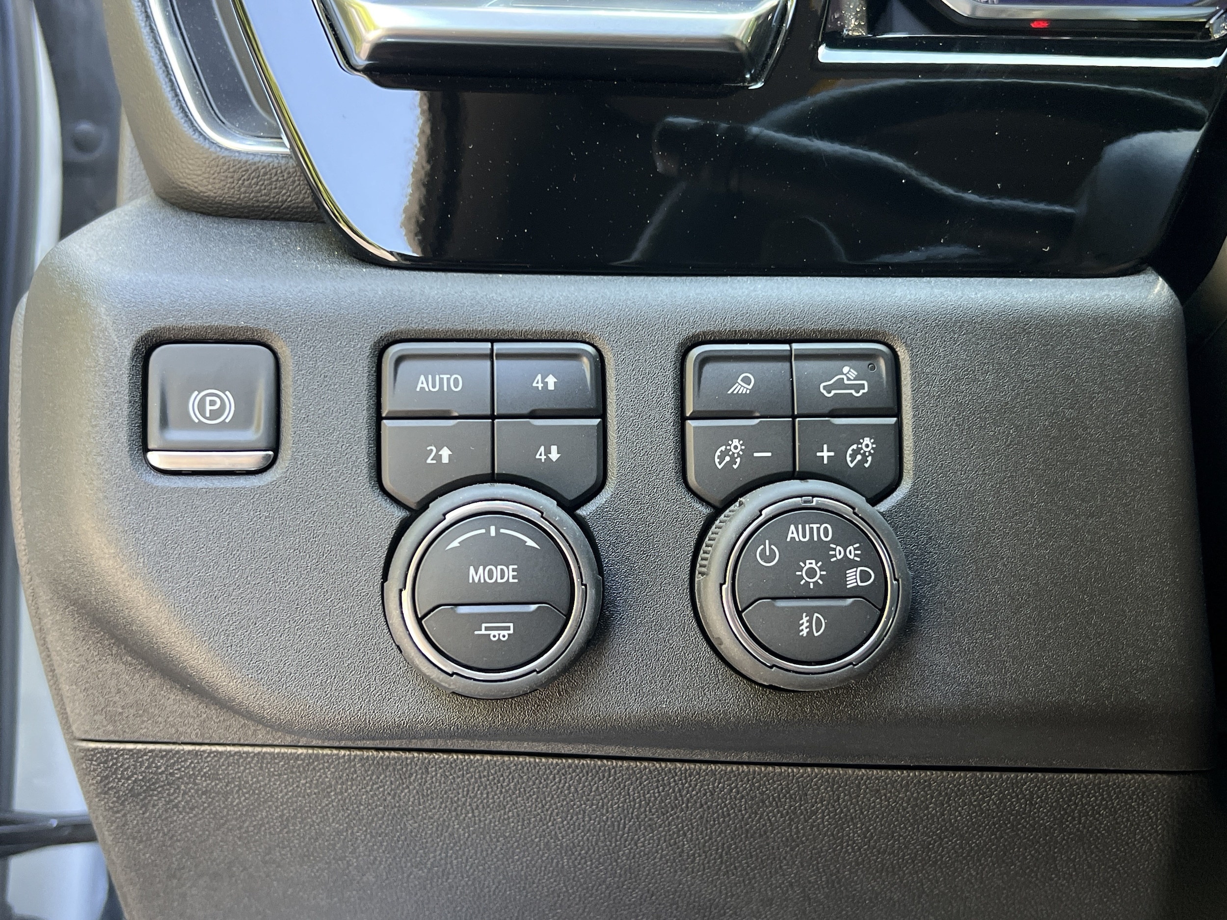 2025 Chevrolet Silverado 1500 — photo 15