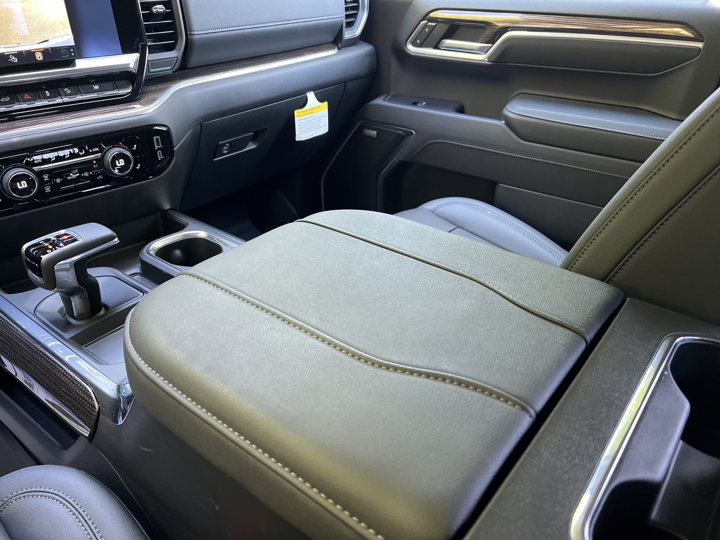 2025 Chevrolet Silverado 1500 — photo 23